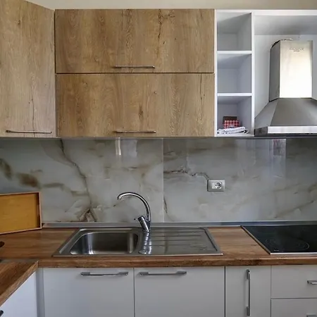 Rai 1 Apartman *